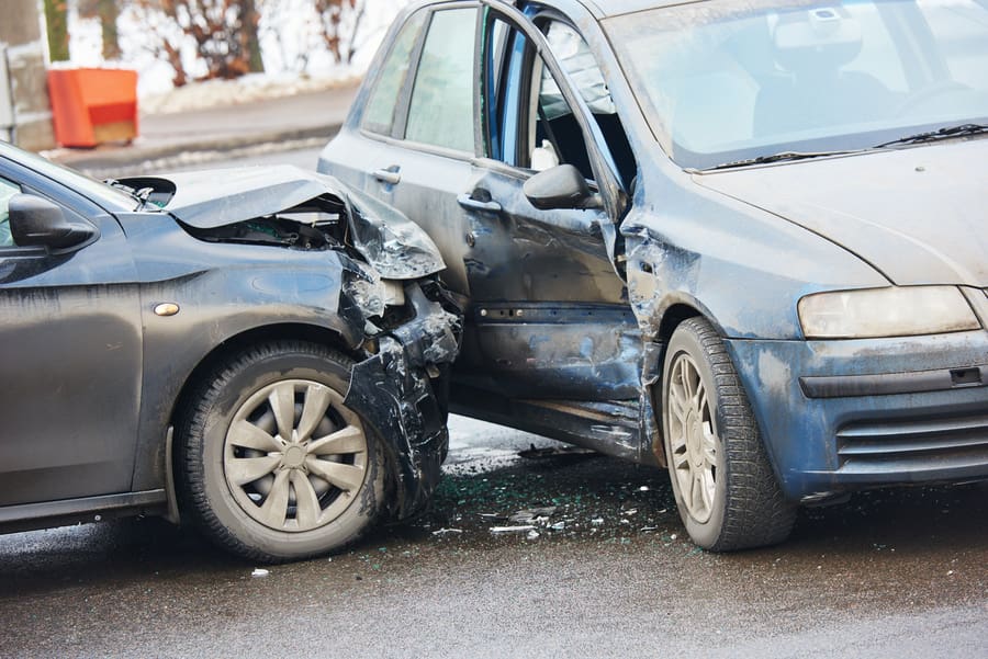 Accidente automovilístico en una calle de Orlando