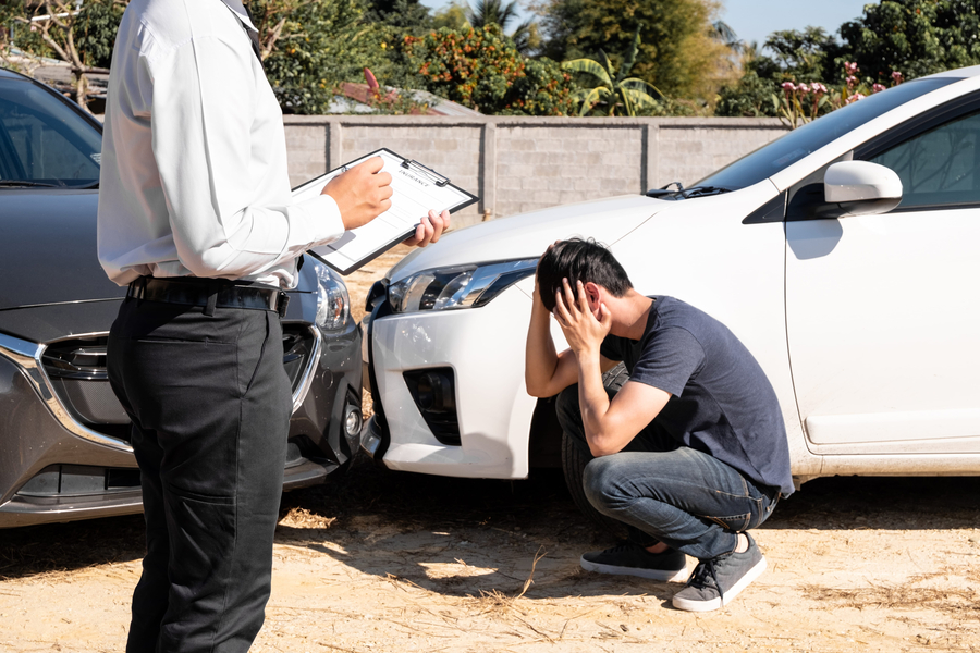 heads on collision of two cars in street